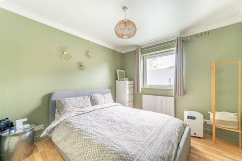 undefined, Lucas Close, Willesden, London, NW10