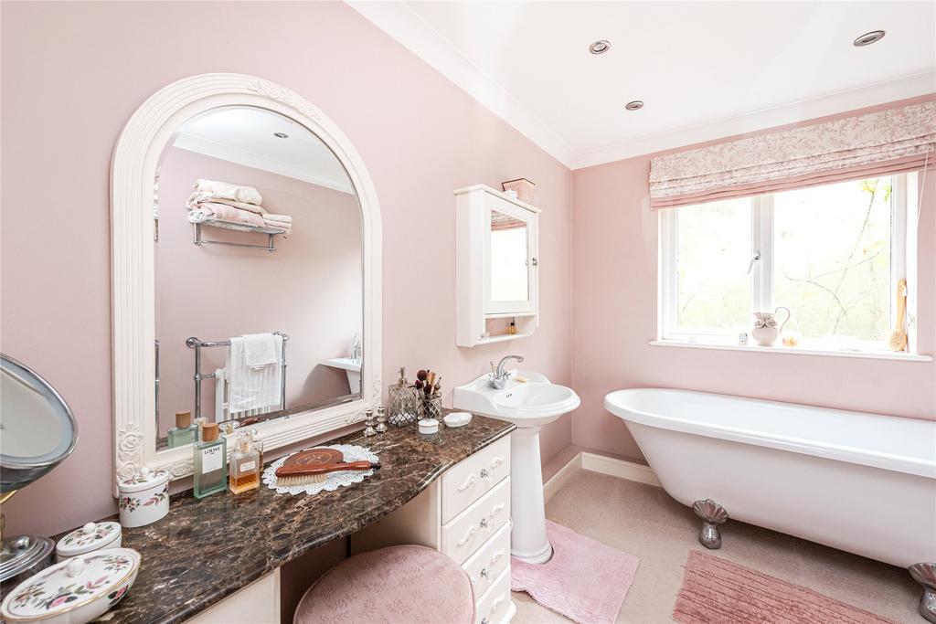 Bed 2 En Suite