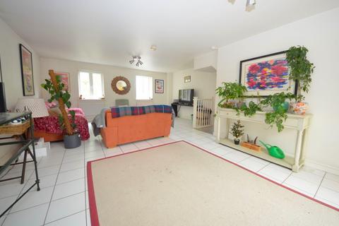 undefined, Kelly Avenue, Peckham SE15