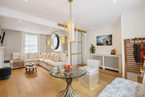 3 bedroom townhouse to rent, Seymour Walk, London SW10