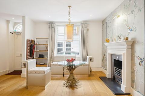 3 bedroom townhouse to rent, Seymour Walk, London SW10