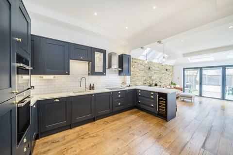 4 bedroom terraced house for sale, Eswyn Road, London SW17