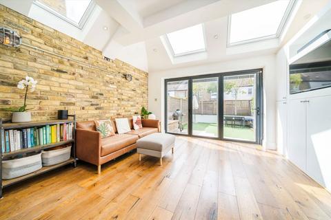 4 bedroom terraced house for sale, Eswyn Road, London SW17