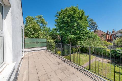 2 bedroom house to rent, Skardu Road, London