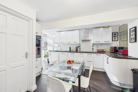 undefined, Malthouse Road, Southgate RH10