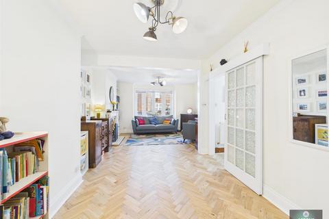 undefined, Malthouse Road, Southgate RH10