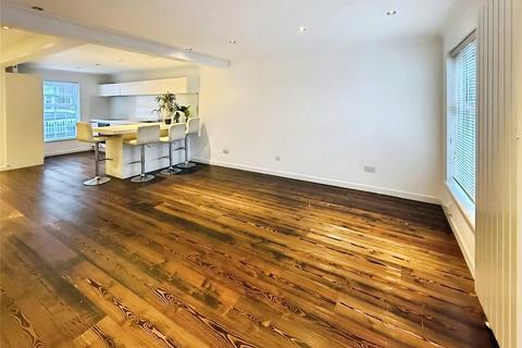 3 bedroom terraced house to rent, King Street, Hampshire PO5