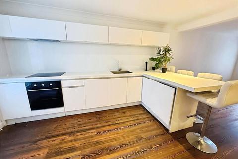 3 bedroom terraced house to rent, King Street, Hampshire PO5