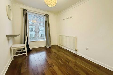 3 bedroom terraced house to rent, King Street, Hampshire PO5