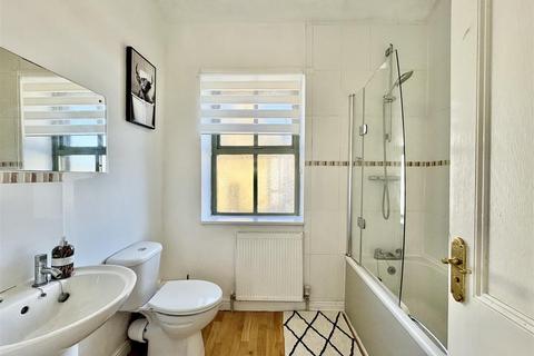 undefined, Westgate, Almondbury, Huddersfield, HD5 8XQ