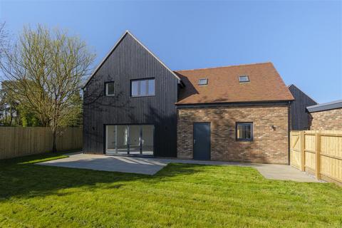 4 bedroom detached house for sale, Kings Oak Drive, Woodnesborough, Sandwich