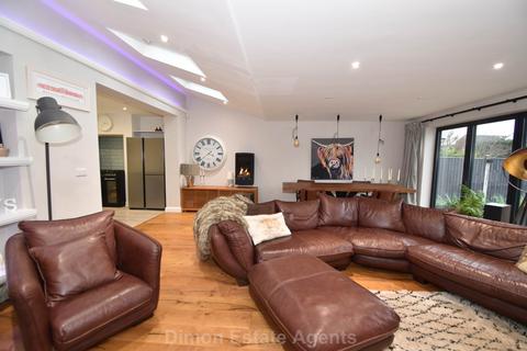4 bedroom semi-detached house for sale, Ashburton Road, Gosport