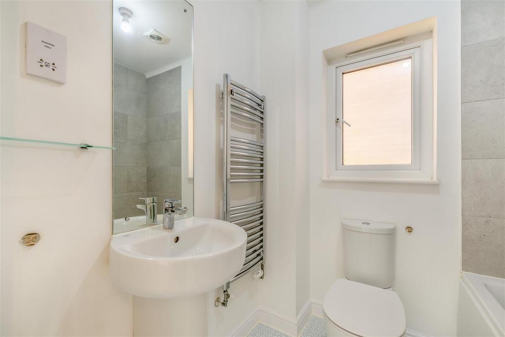 8683106-interior17.jpg