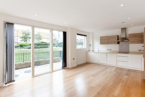 2 bedroom apartment to rent, Cambridge Avenue NW6