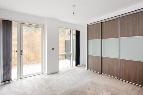 2 bedroom apartment to rent, Cambridge Avenue NW6