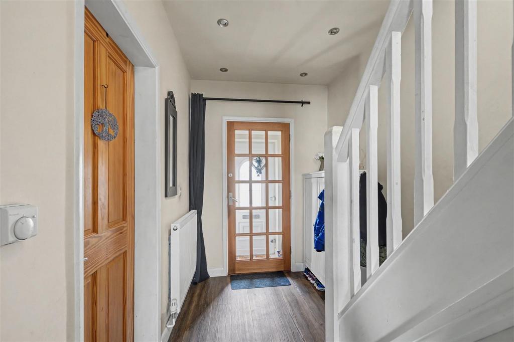 Hallway 1.jpeg