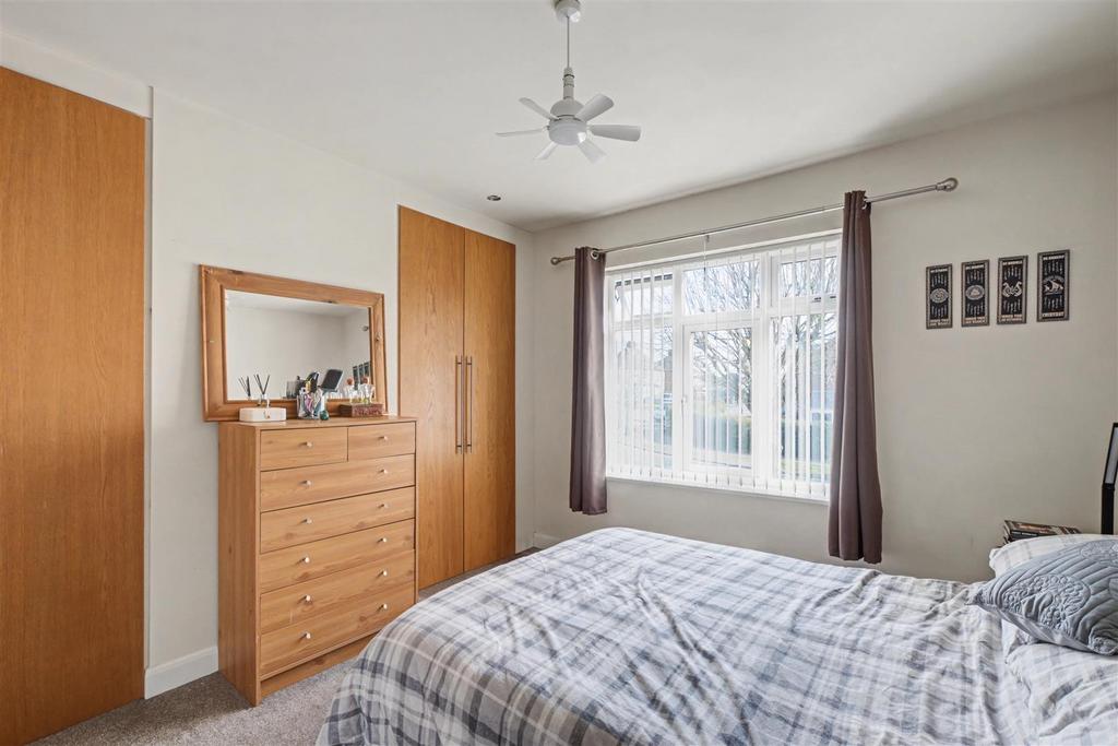 Bedroom 1.jpeg