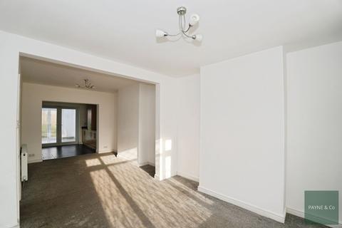 3 bedroom semi-detached house for sale, Brentwood Road, Romford, RM2