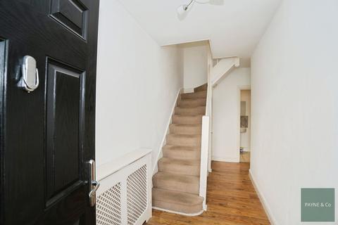 3 bedroom semi-detached house for sale, Brentwood Road, Romford, RM2