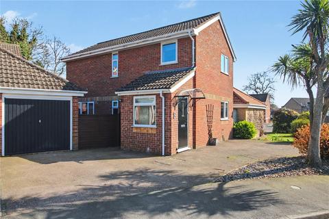 4 bedroom detached house to rent, Fitzgerald Road, Framingham Earl, Norwich, Norfolk, NR14