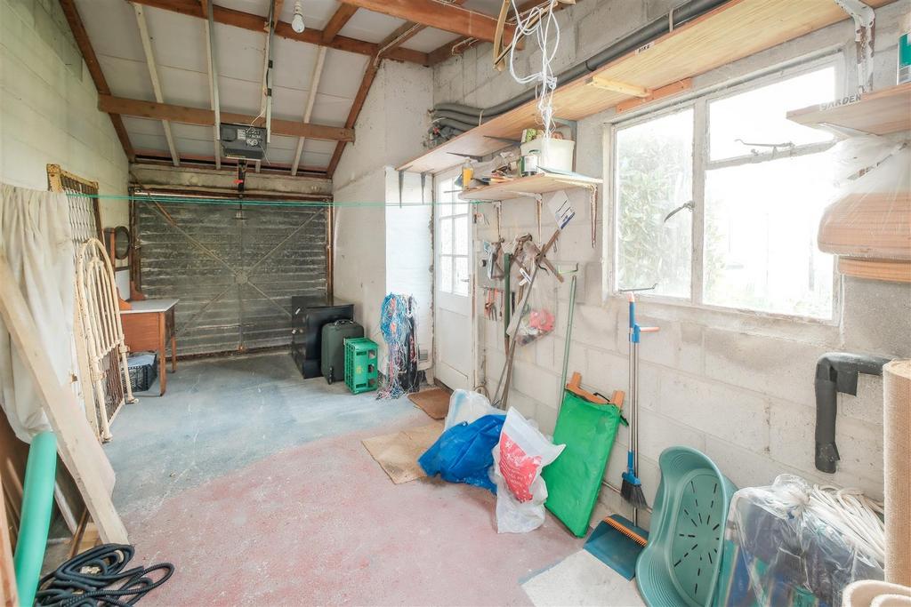 Parry  Fiona Garage-2.jpg