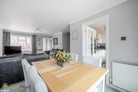 undefined, Spencer Close, Tadley RG26