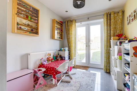 4 bedroom semi-detached house for sale, St. Helens Crescent, Nottingham NG14