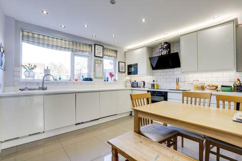 4 bedroom semi-detached house for sale, St. Helens Crescent, Nottingham NG14