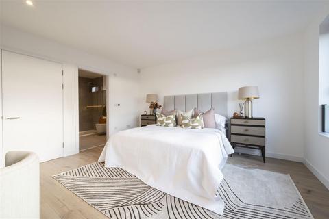 2 bedroom apartment to rent, Cottenham Park Road, Wimbledon, SW20