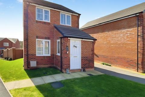 3 bedroom detached house to rent, Finisher Close, Whitworth, OL12