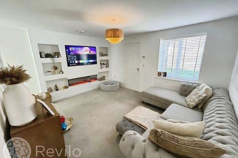 3 bedroom detached house to rent, Finisher Close, Whitworth, OL12