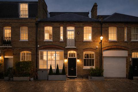Relton Mews, London, SW7
