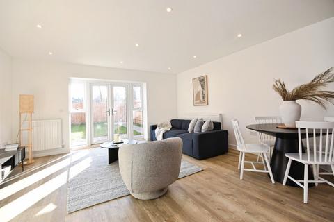 3 bedroom semi-detached house for sale, Ghyllgrove Close, Basildon