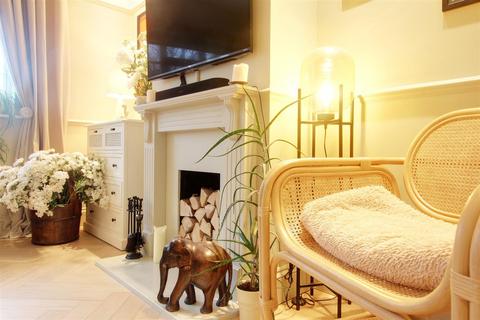 3 bedroom semi-detached house for sale, Wigginton Bottom, Wigginton, Tring