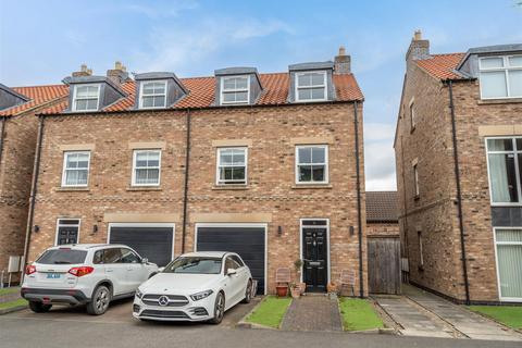 undefined, Pulleyn Mews, York YO30