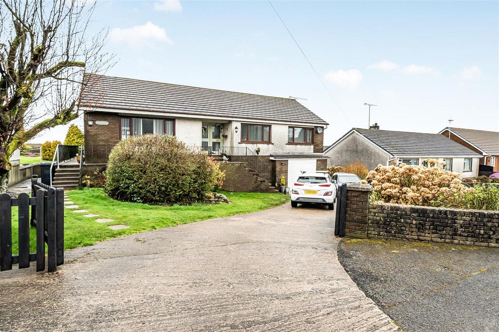DRIVEWAY & GARAGE