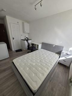 1 bedroom detached house to rent, london W10