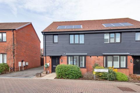 3 bedroom semi-detached house for sale, Dobson Close, Leybourne, West Malling, ME19 5SQ