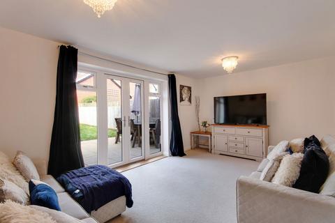3 bedroom semi-detached house for sale, Dobson Close, Leybourne, West Malling, ME19 5SQ