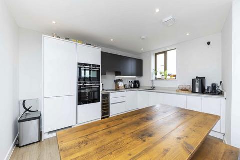 undefined, Streatham Road, Mitcham CR4