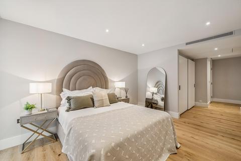 3 bedroom flat to rent, Baker Street, London, NW1