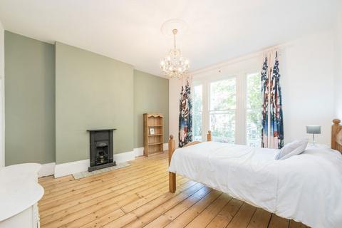 2 bedroom flat to rent, Cambridge Park, East Twickenham TW1