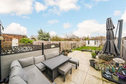 undefined, Fulwell Park Avenue, Twickenham TW2