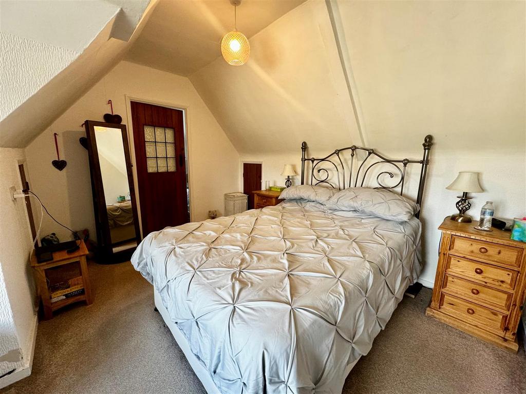 Bedroom1.jpg