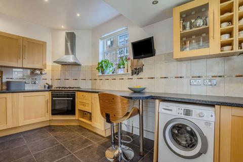4 bedroom semi-detached house for sale, Hilton Avenue, London N12