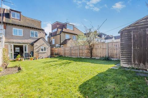 4 bedroom semi-detached house for sale, Hilton Avenue, London N12