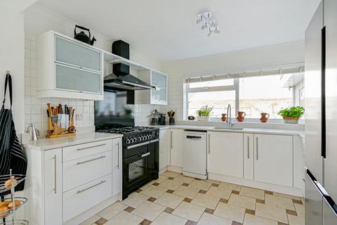 4 bedroom detached house for sale, Front Road, Woodchurch, Ashford, Kent, TN26