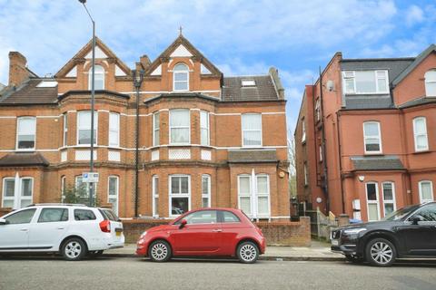2 bedroom flat to rent, St. Pauls Avenue, London NW2