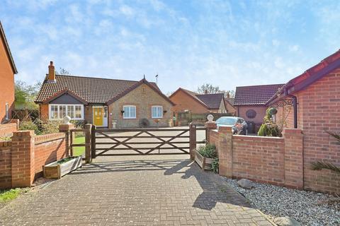 3 bedroom detached bungalow for sale, Foxglove Drive, Dereham