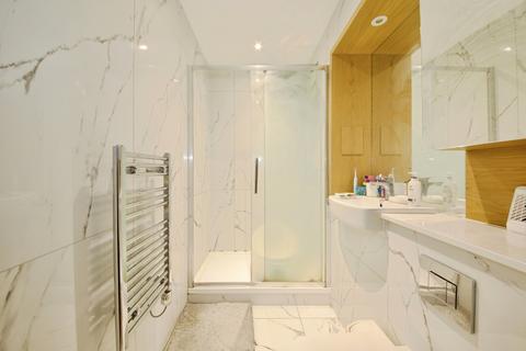 1 bedroom flat for sale, London Road, Romford, RM7